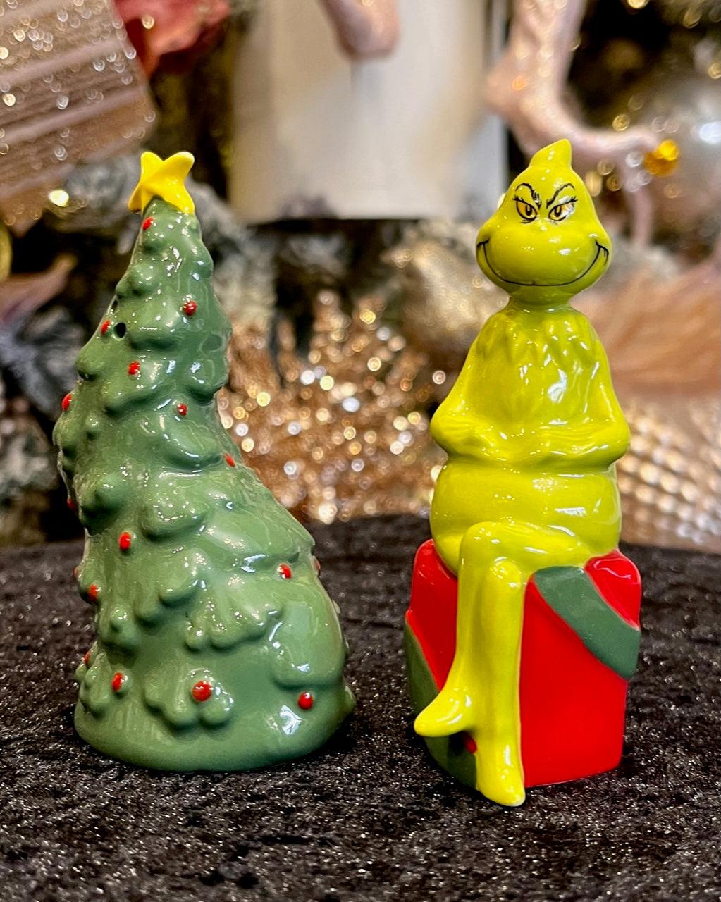 GRINCH SALT & PEPPER SHAKERS 6015783