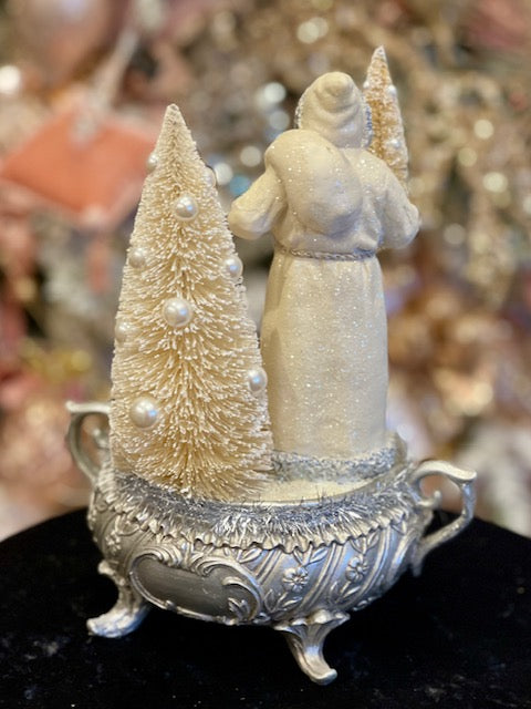 VINTAGE SANTA WITH BRISTLETREES CENTERPIECE 4301627