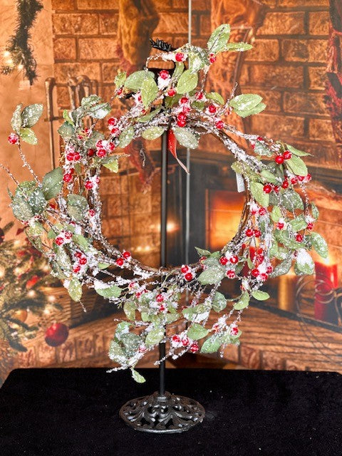 SNOWY BERRY MISTLETOE WREATH W4106728