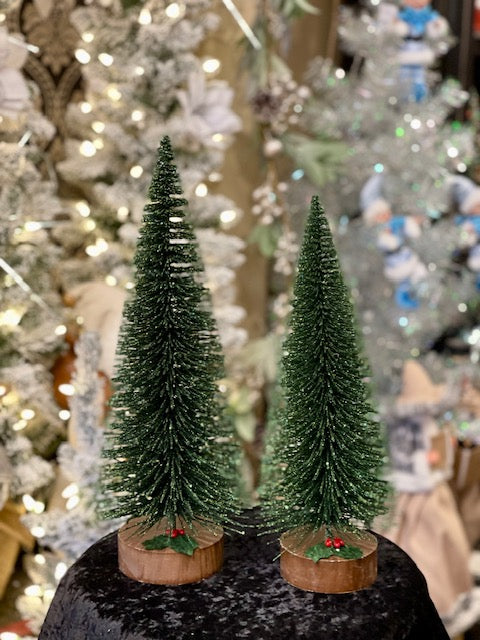 SMALL DARK GREEN BRISTLE TREE 4519137