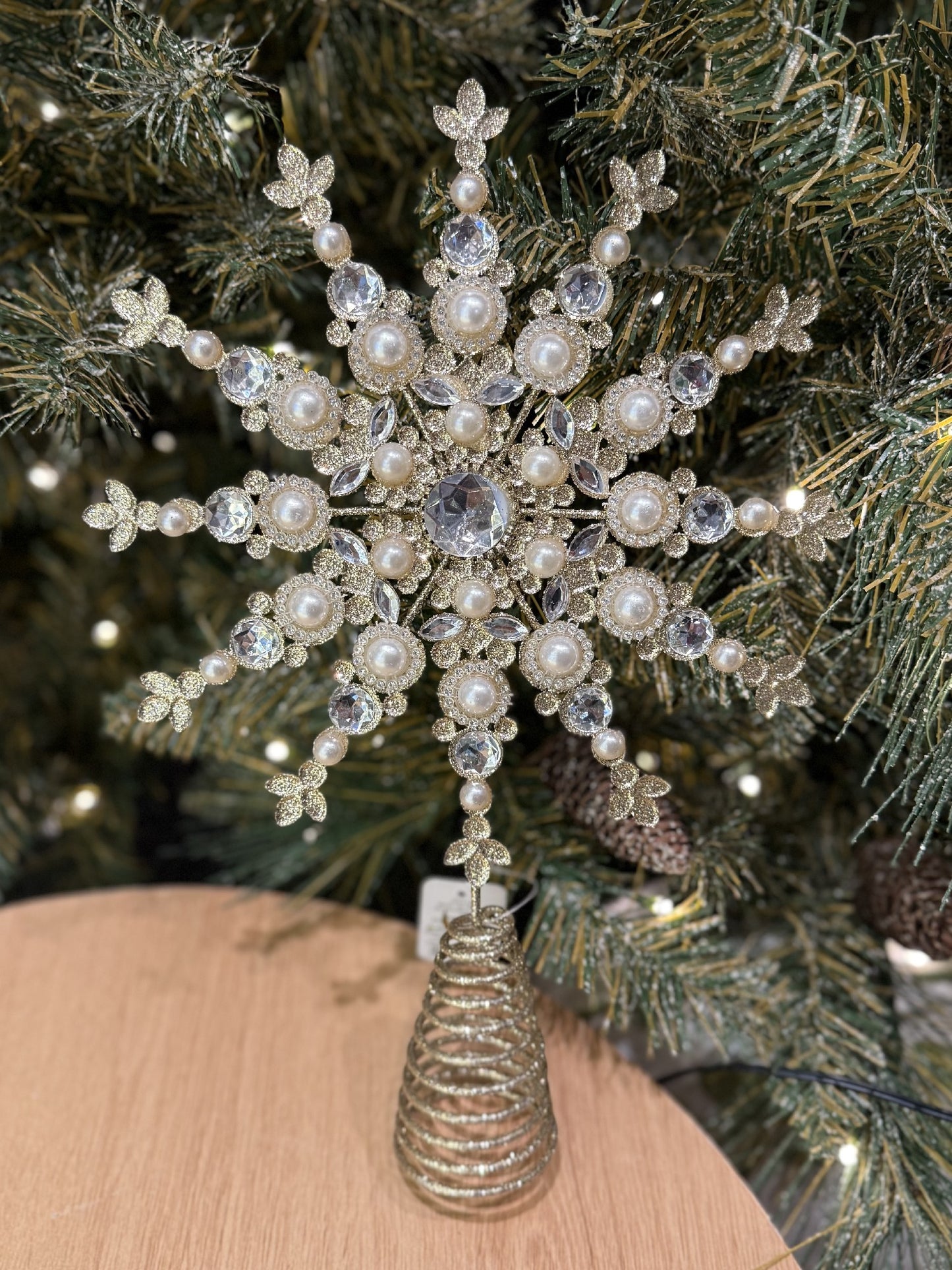 Jewel and Pearl Star Topper 4516292