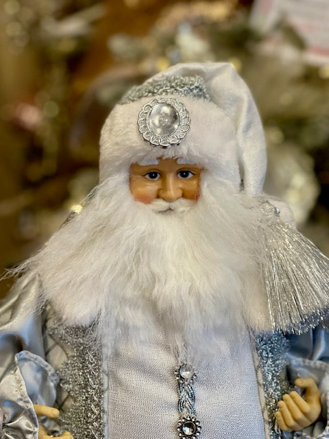 SILVER DREAM SANTA WITH SNOWFLAKE 4415587