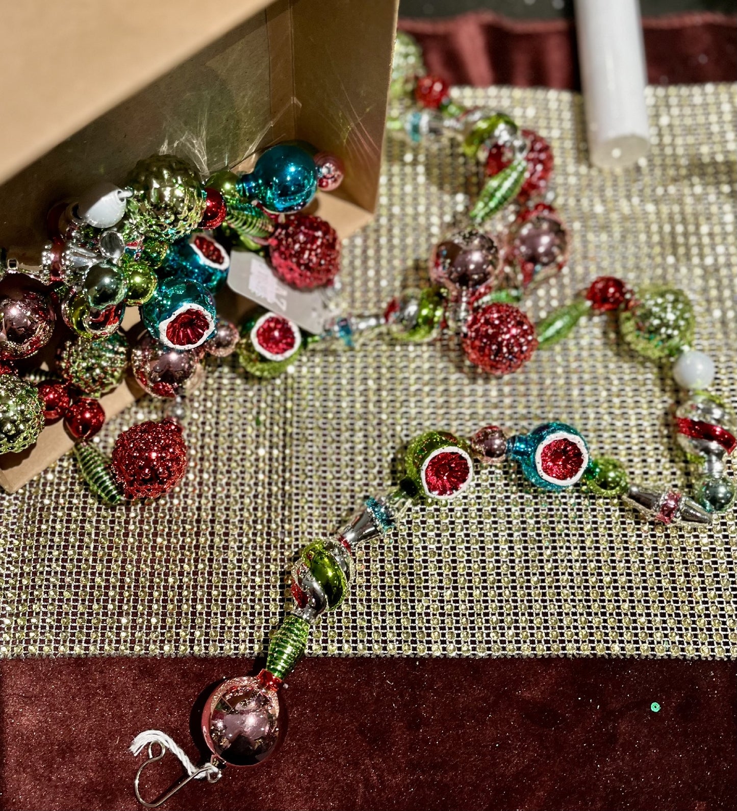 VINTAGE ORNAMENTS 7 FT GARLAND G4320031