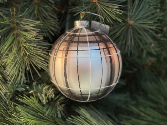 BLACK & WHITE TARTAN ROUND HANGING ORNAMENT 3924526