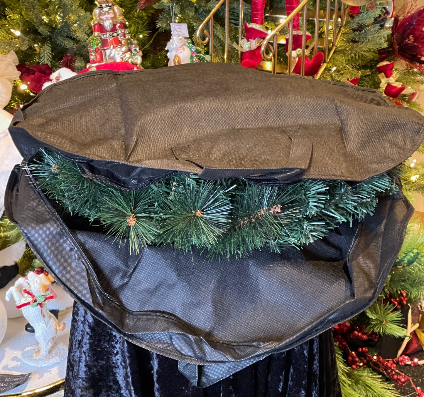 BLACK WREATH BAG