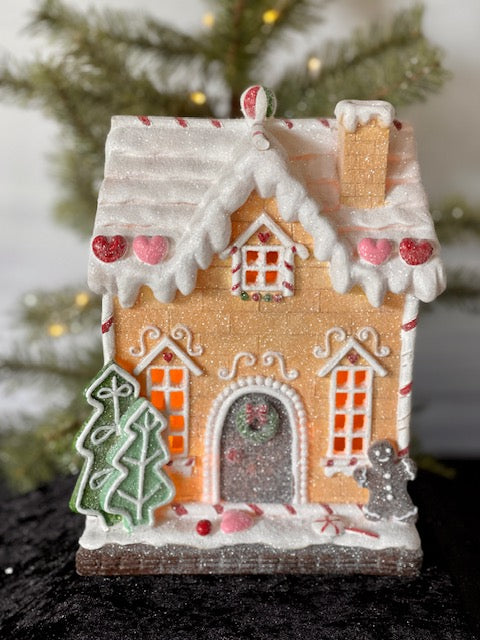 GINGERBREAD LED HOUSE WITH HEARTS ON ROOF XPG54