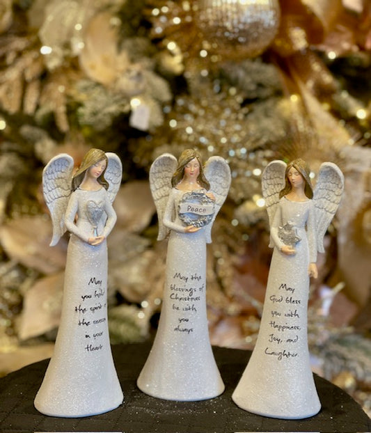 CHRISTMAS ANGEL WITH WREATH NST10414