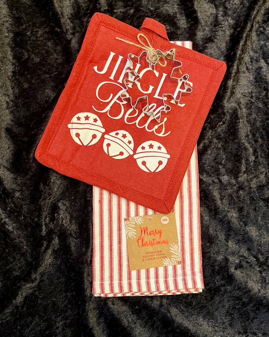 3 PACK JINGLE BELLS TEA TOWEL & POT HOLDER W/ COOKIE CUTTER 8925-PKC