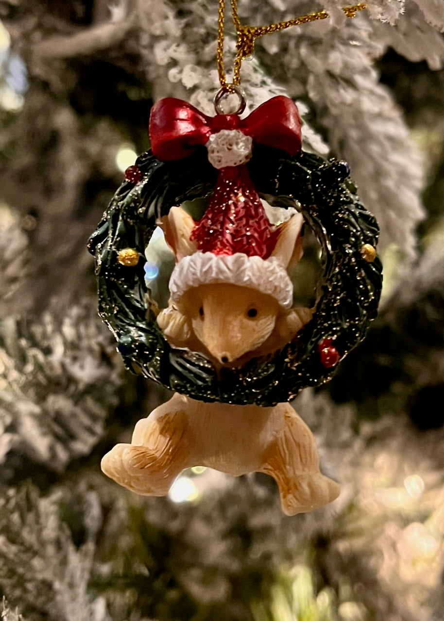 MOUSE IN WREATH HANGING ORNAMENT UC573313