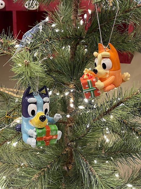 BINGO SITTING WITH GIFT HANGING ORNAMENT BL1241