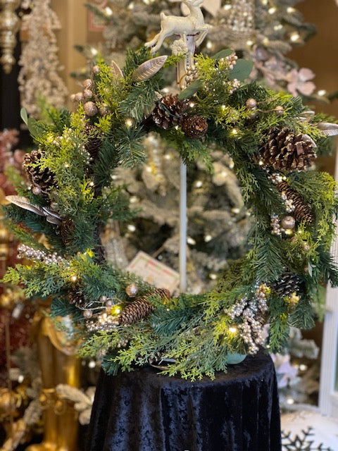 WOODLAND WREATH WITH CHAMPAGNE LEAF AND PINECONES XA018BA