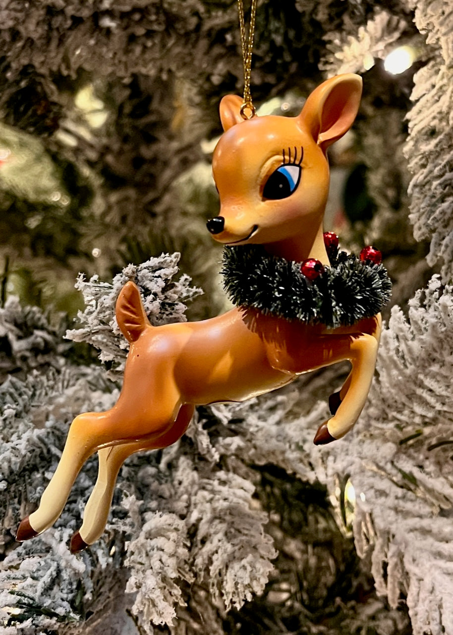VINTAGE DEER WITH WREATH ORNAMENT A 4520078