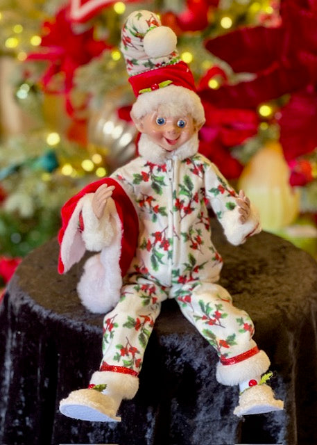 REGGIE THE ELF HOLDING BLANKIE 4502286