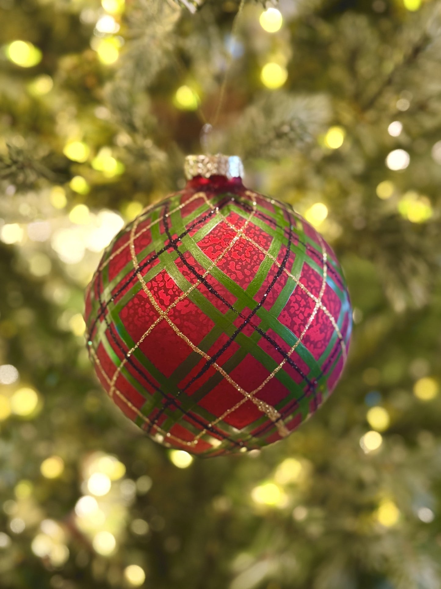 RED WITH TARTAN ROUND GLASS ORNAMENT 4524976