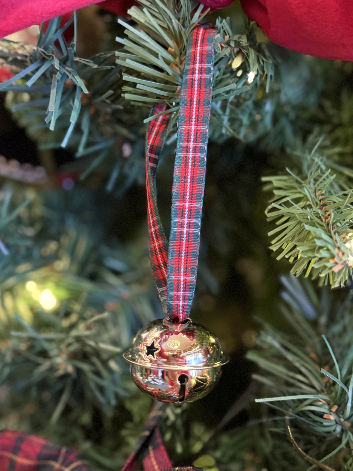 GOLD BELL WITH TARTAN HANGING RIBBON