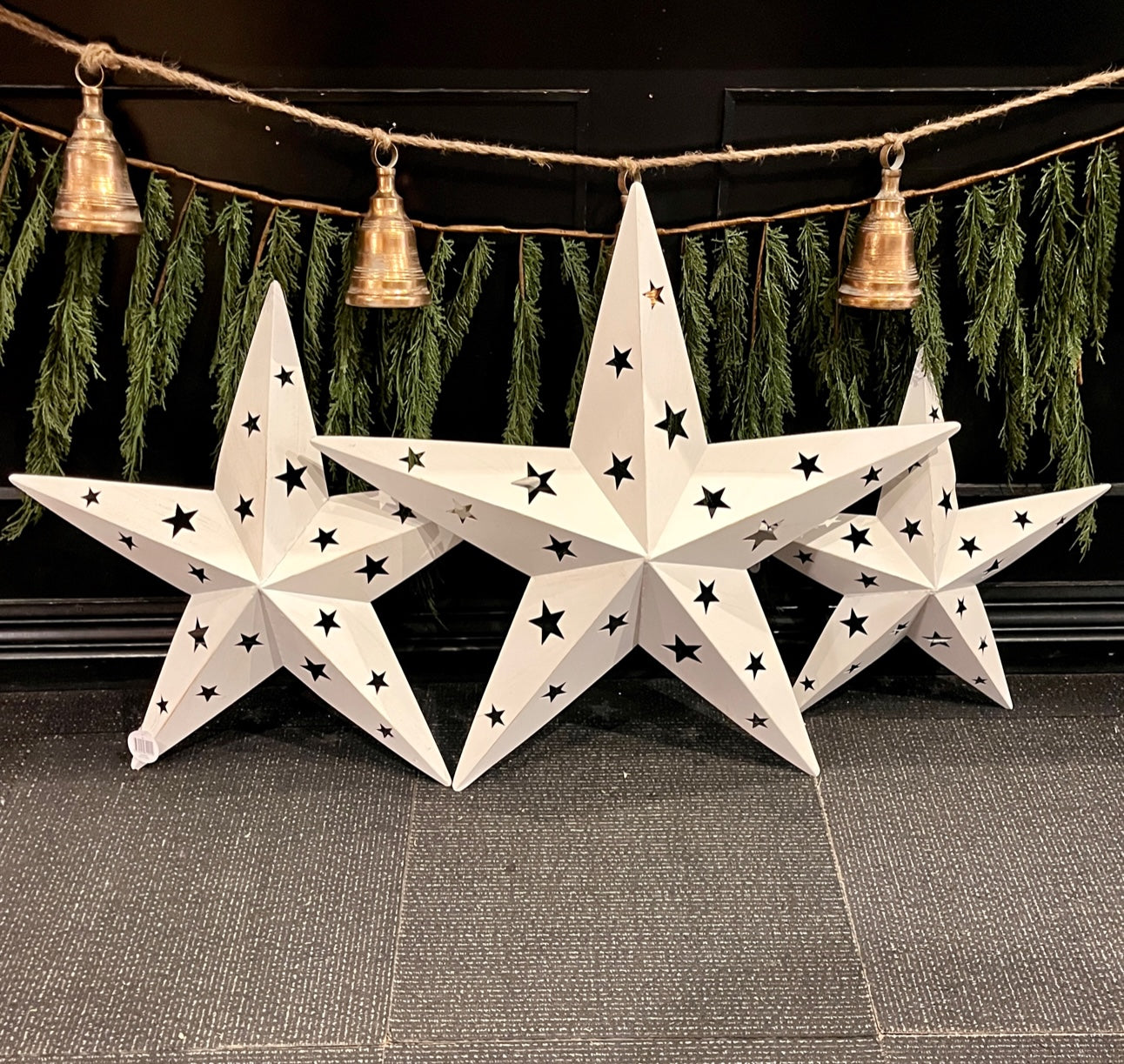 SET OF 3 WHITE METAL HANGING STARS XX8645