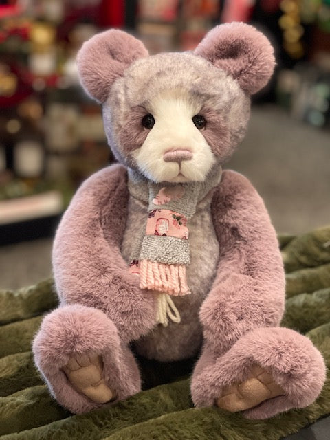 CHARLIE BEARS - YANNIE