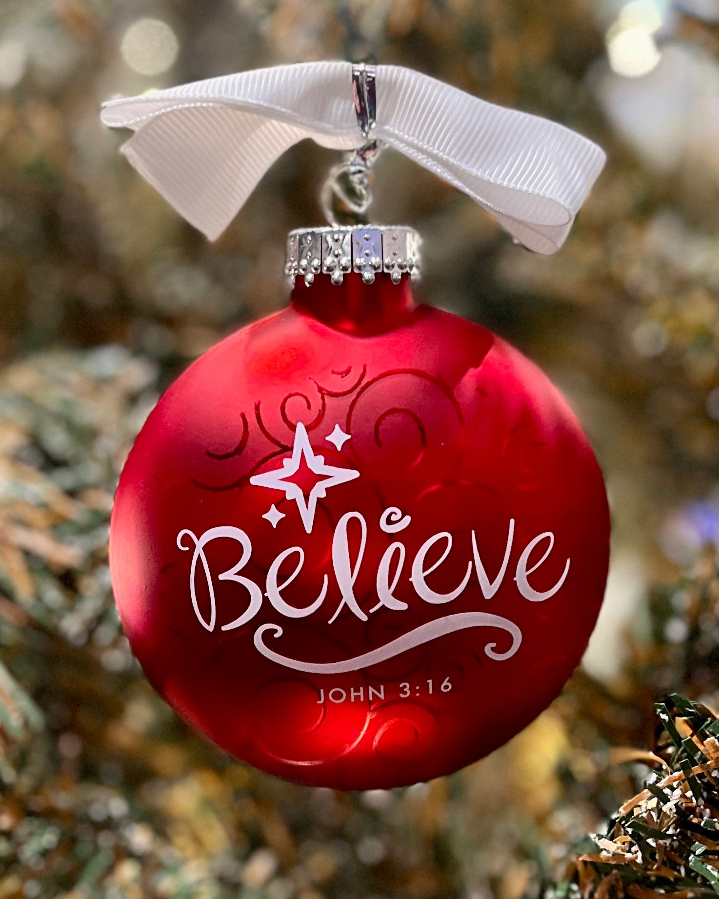 BELIEVE CHRISTMAS SWIRLS GLASS DISC ORNAMENT 12766