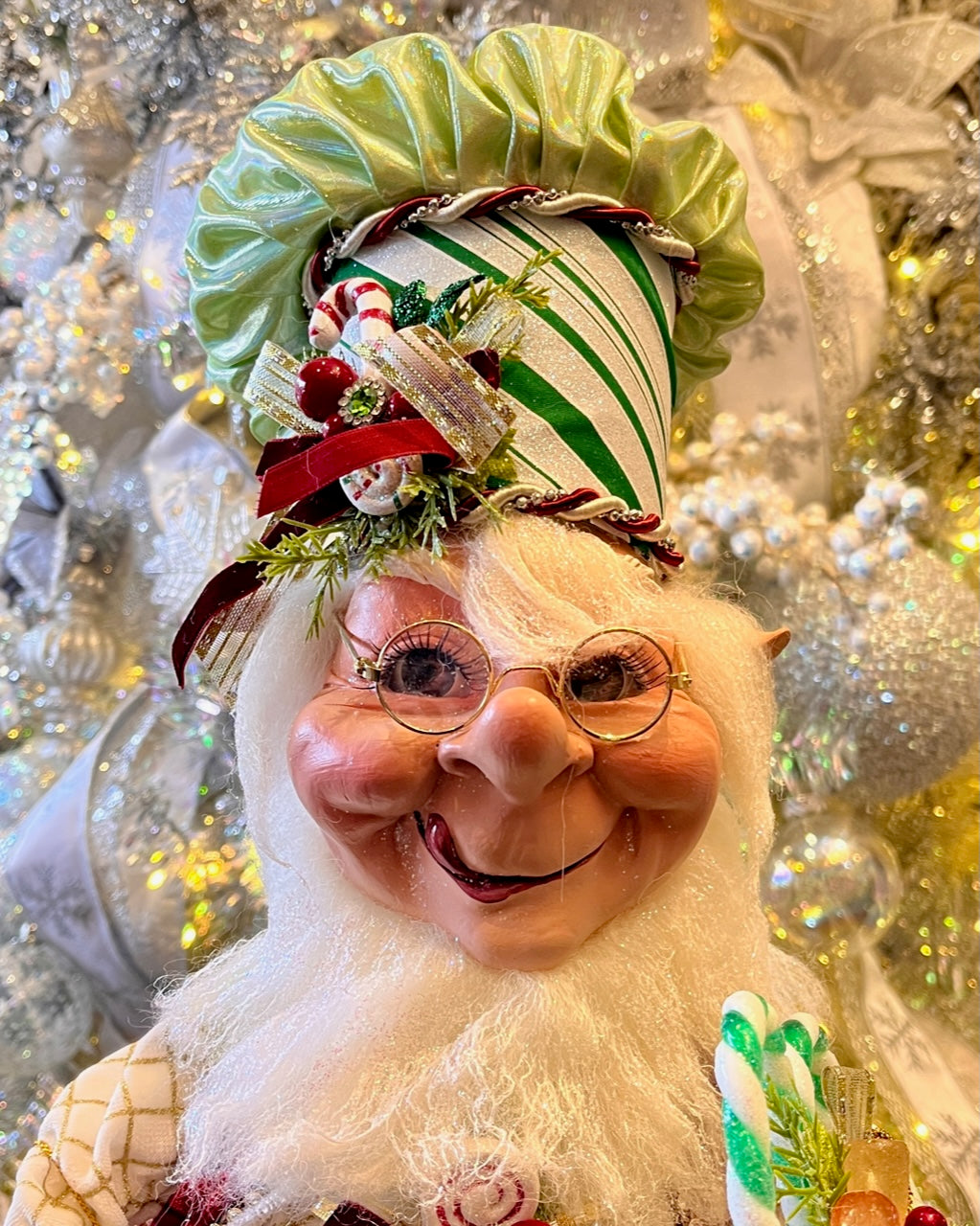 MARK ROBERTS CANDYMAKER MEDIUM ELF 51-58512