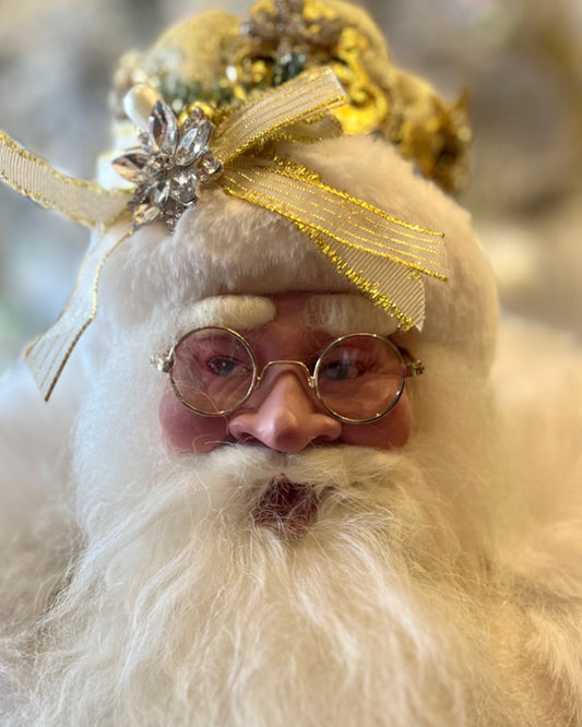 MARK ROBERTS - SNOW AND PEARLS SANTA 51-58660