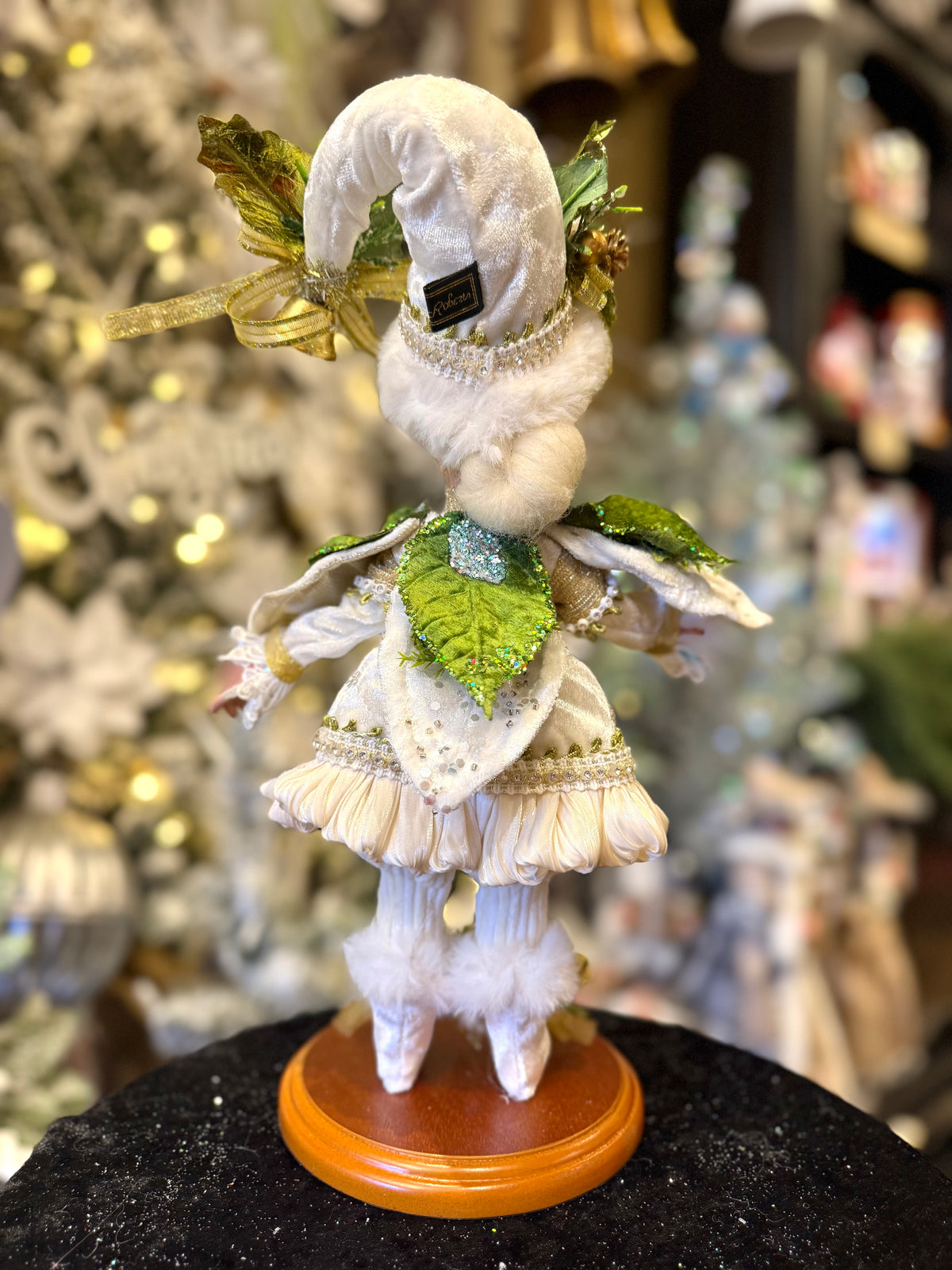 MARK ROBERTS - Small Snow Belle Elf on Base 51-64106