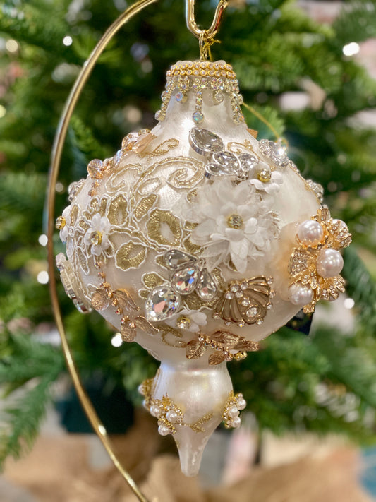MARK ROBERTS KING'S JEWEL IVORY EXTRA FANCY FINIAL 8 INCH ORNAMENT 36-54368