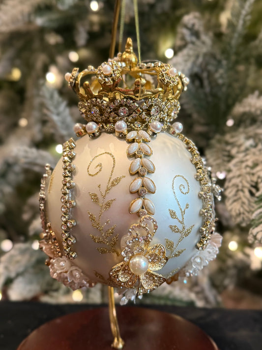 MARK ROBERTS - White Crown Jewels Ornament 36-61420