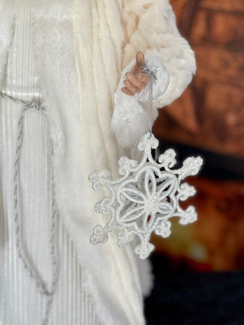 IVORY SANTA WITH SNOWFLAKE X1099