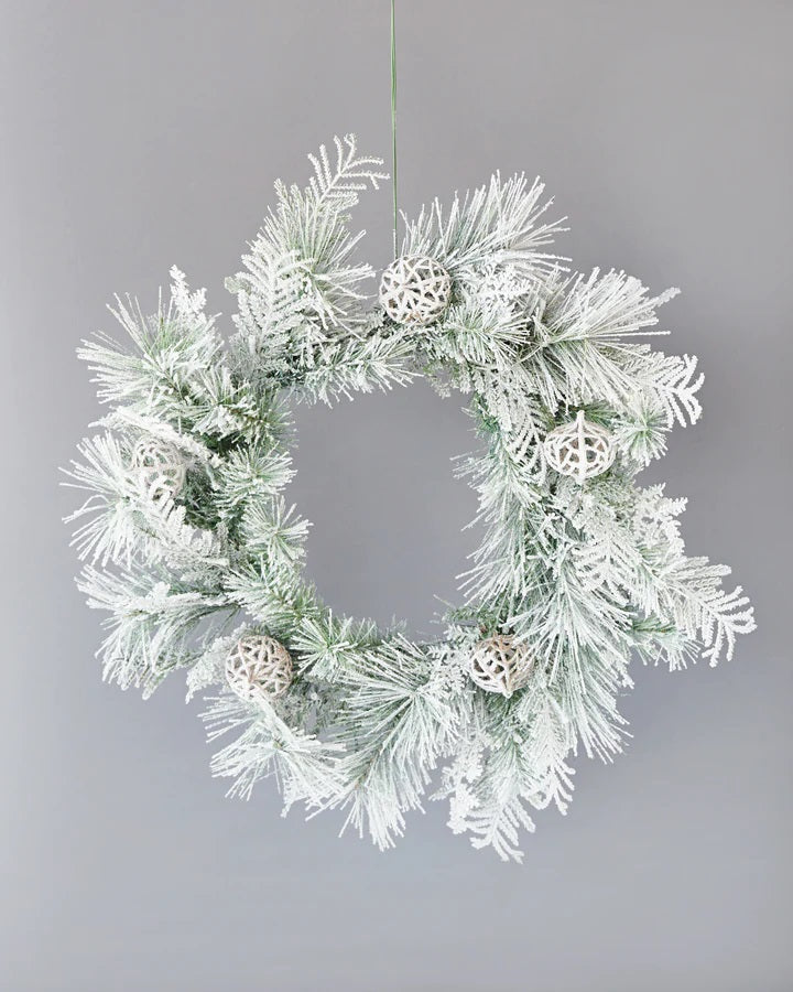 SNOWY PINE LED WREATH 60CM X2882