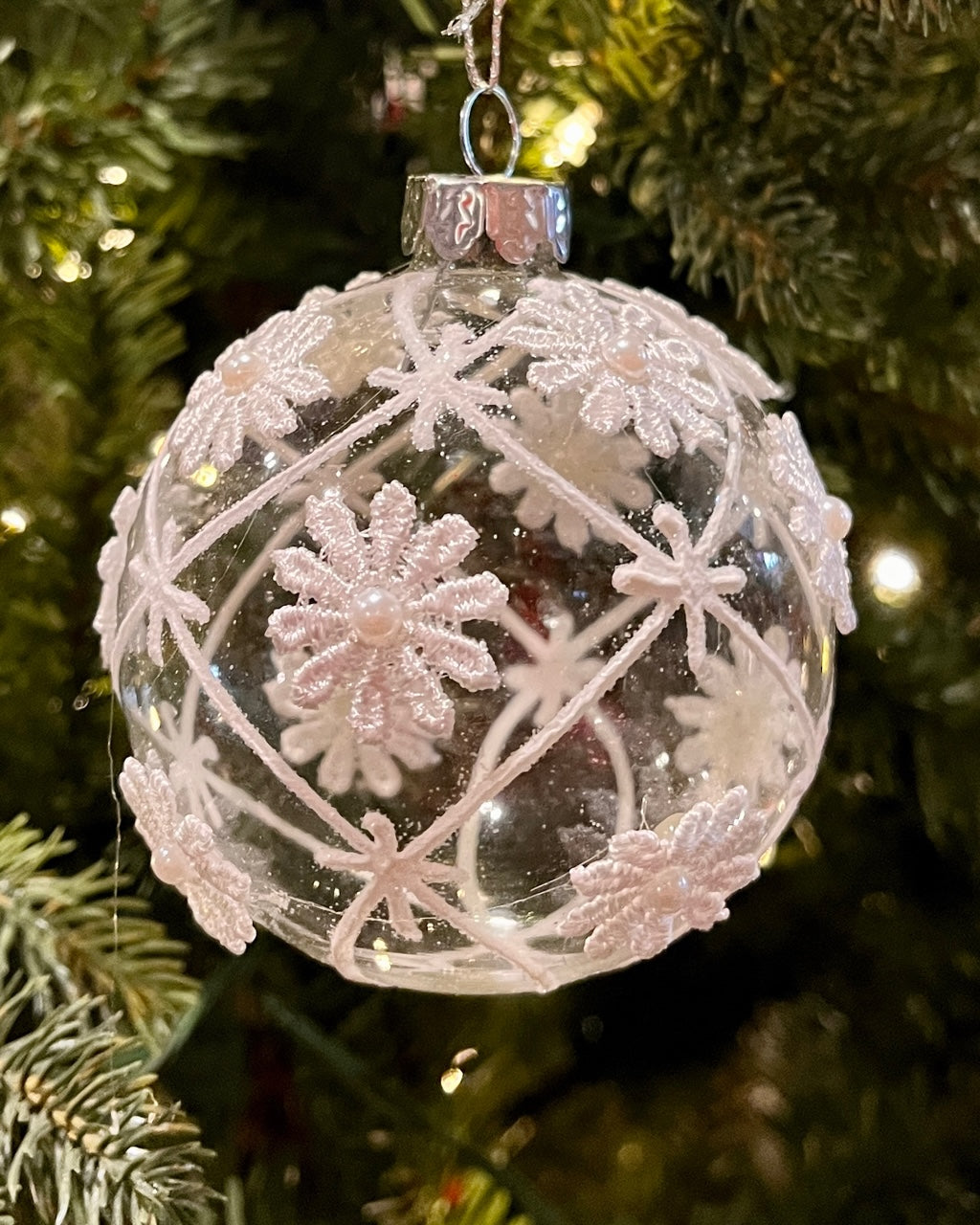 8CM CLEAR W/ WHITE FLOWERS XGRCNFW