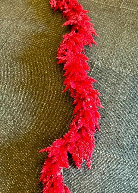 RED FLOCKED HEATHER GARLAND XDDHEGA