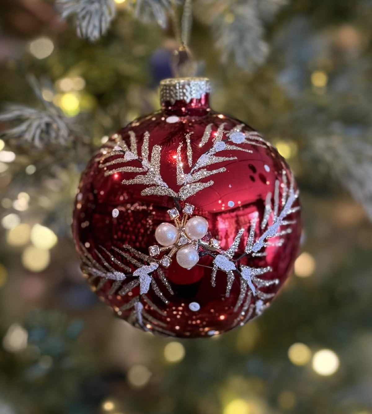 RED WITH FERN & PEARLS GLASS ROUND HANGING ORNAMENT XGMBMPR