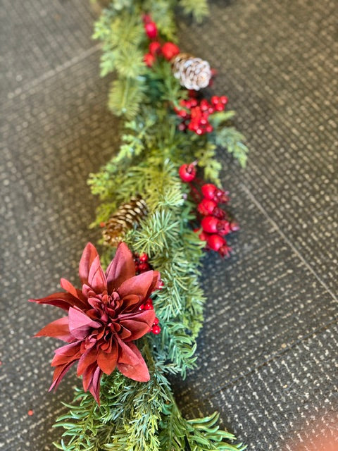 BERRY, BURGUNDY FLOWER & PINECONE GARLAND XDHXBUG