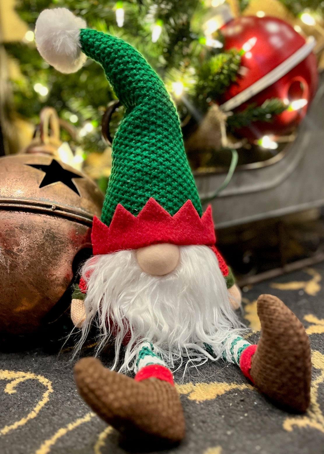 SITTING GNOME RED & GREEN XX9980