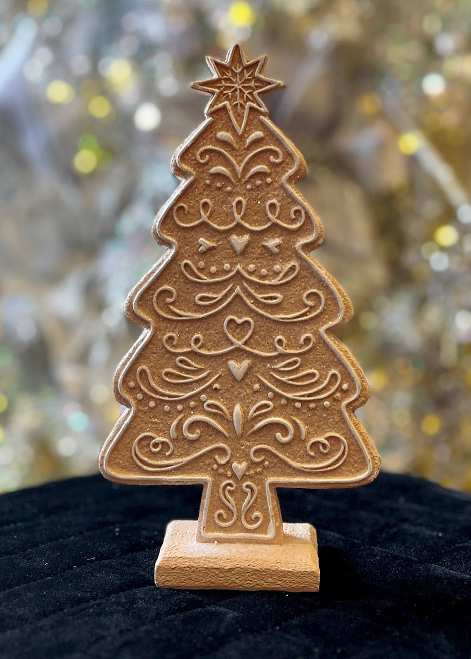 GINGERBREAD TREE WITH DETAIL XX1102