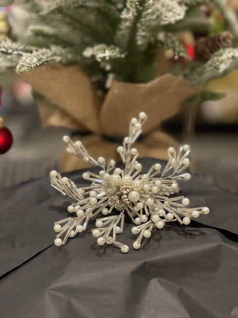 Beaded Silver Flower Napkin Ring XM004