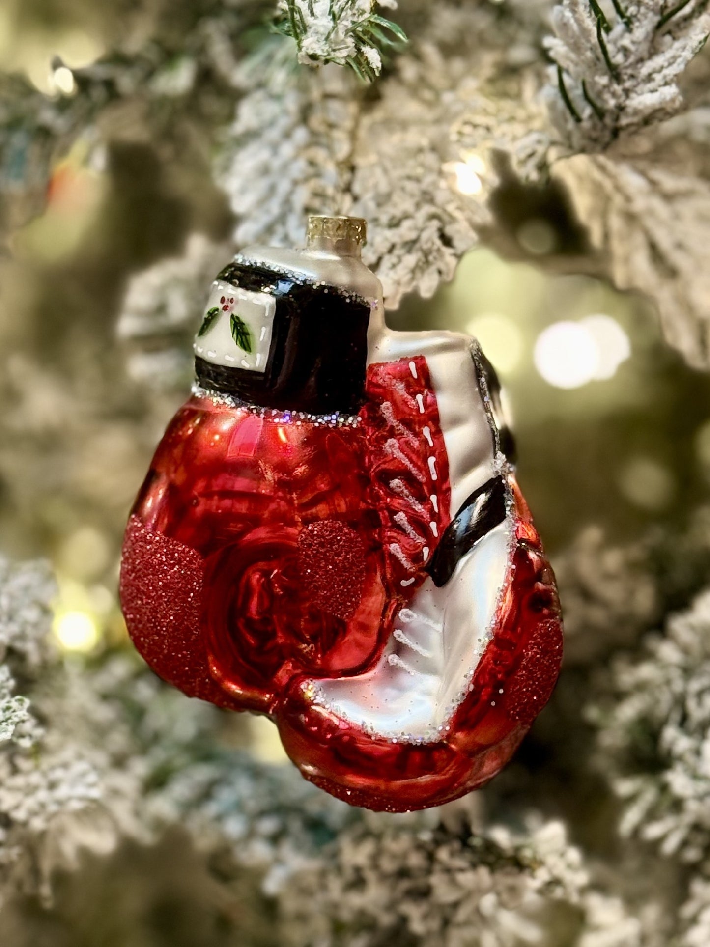 RED BOXING GLOVES GLASS HANGING ORNAMENT XM081