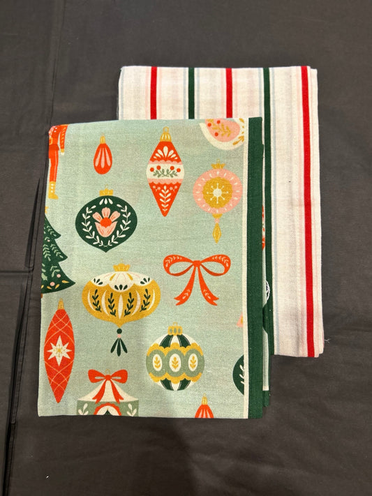 NUTCRACKER ORNAMENT & STRIPE SET OF 2 COTTON TEA TOWELS XM1142