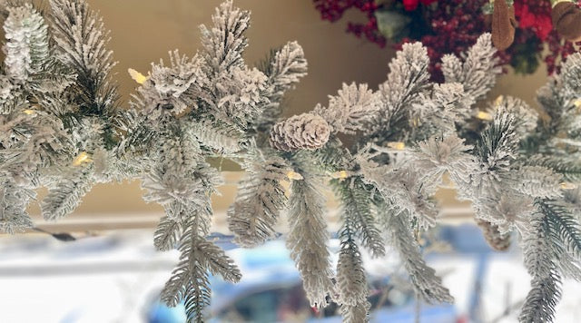 SNOWY DORCHESTER CHRISTMAS GARLAND WITH LIGHTS 9FT NATSD274