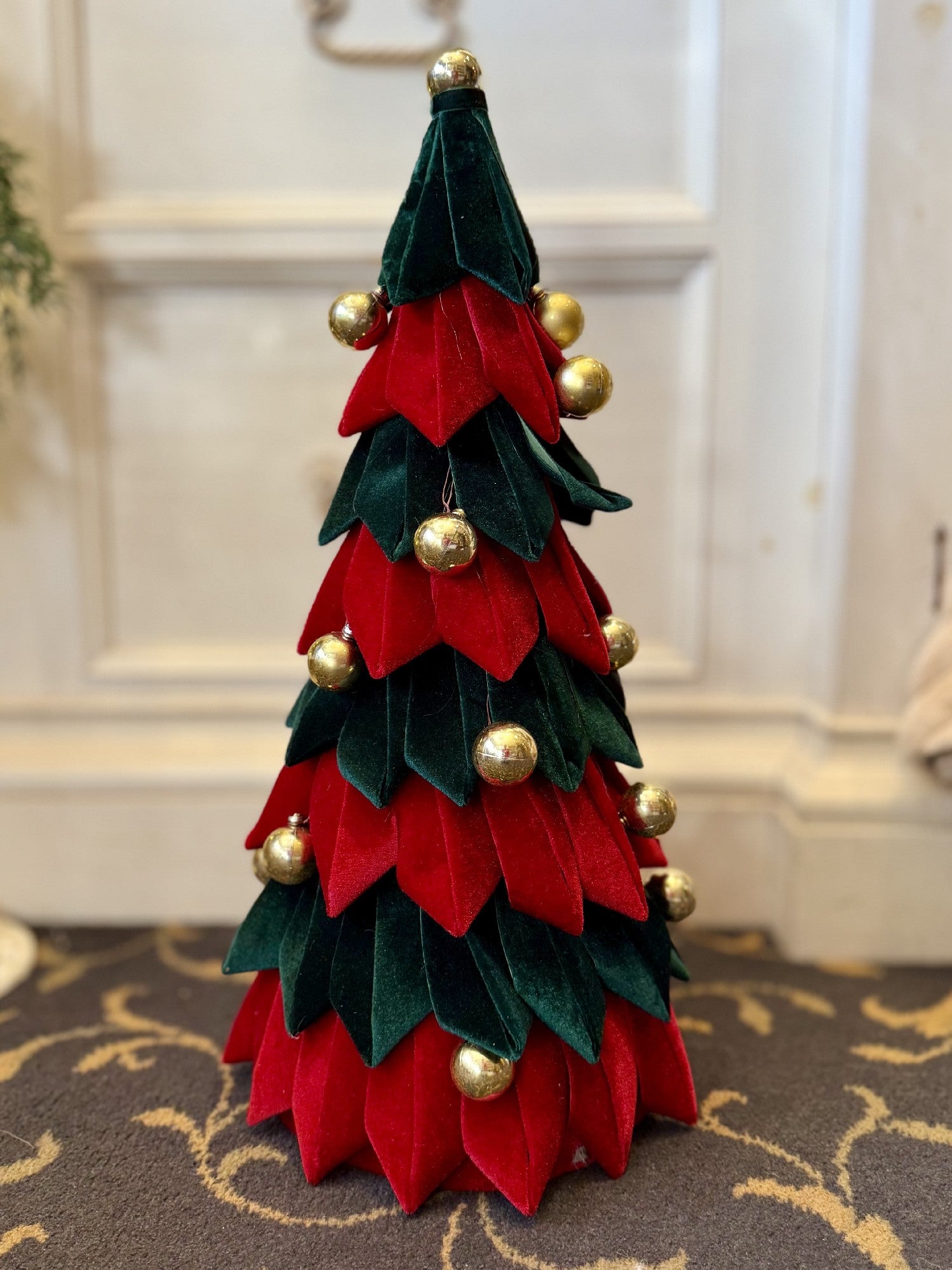 RED & EMERALD VELOUR CHRISTMAS TREE WITH GOLD BAUBLES 52CM X419786