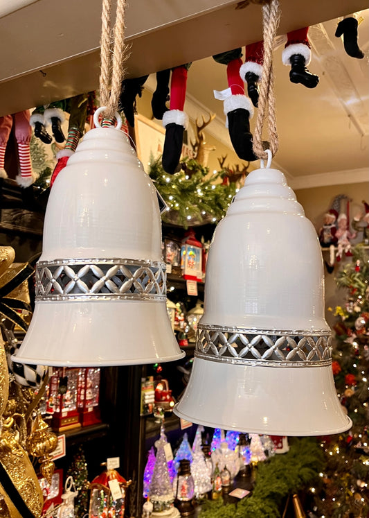 WHITE METAL BELL WITH SILVER DETAIL SMALL  X440964