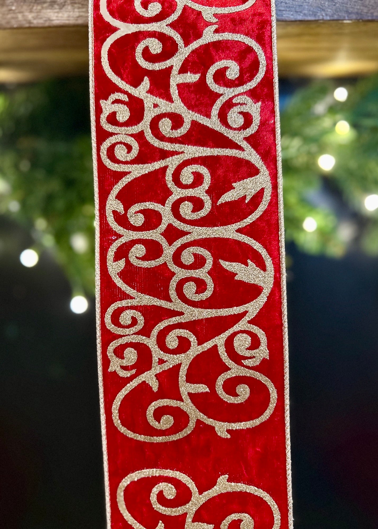 RED VELVET RIBBON WITH CHAMPAGNE GLITTER DETAIL & WIRE EDGE X443705
