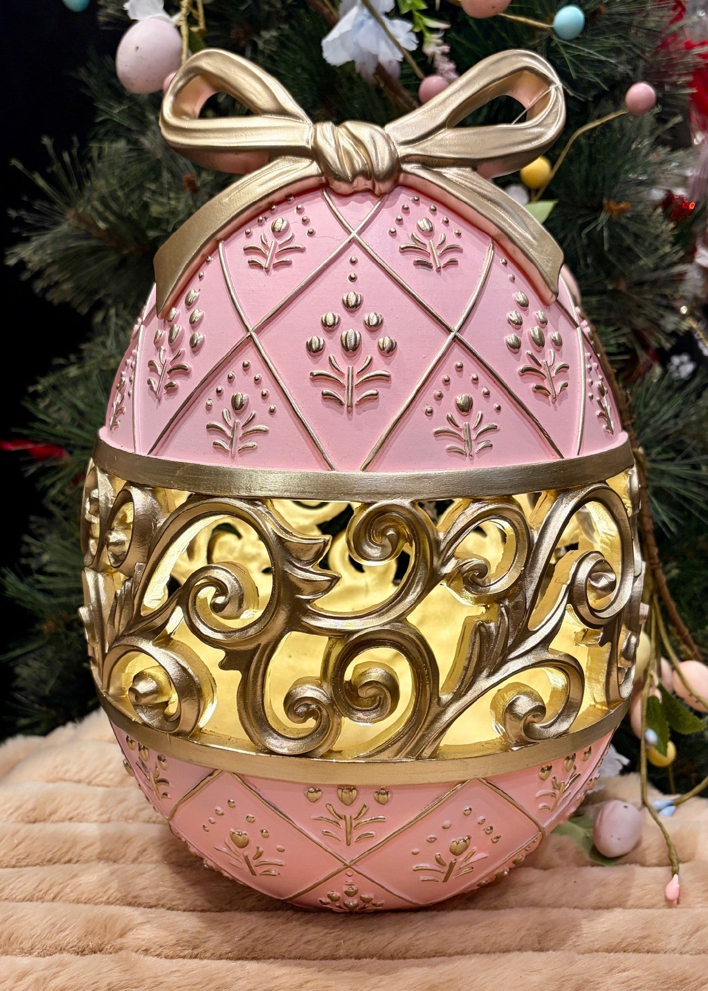 LED PINK EASTER EGG WITH GOLD DETAILS EA61532
