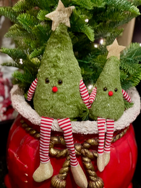 FLUFFY SITTING CHRISTMAS TREE LARGE UC571151