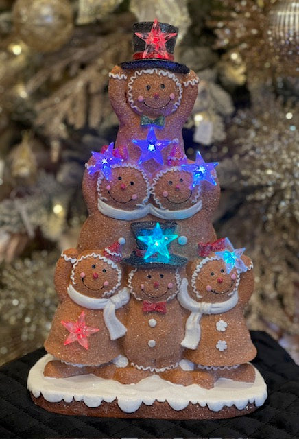 RESIN STACKED GINGERBREAD FRIENDS WITH LED STARS XPG64