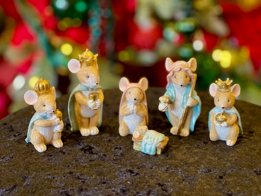 6 PIECE PINK & BLUE MOUSE NATIVITY SET XCD208