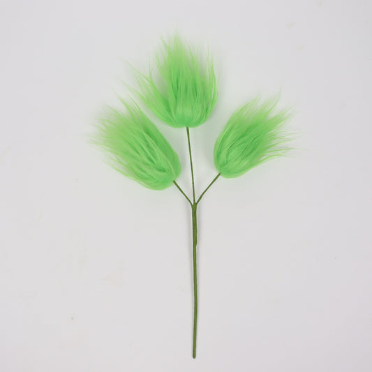 GRINCH FURRY 3 FLUFF BALL PICK XGF08