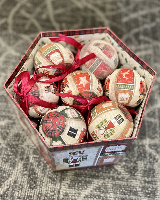 BOX OF 14 NUTCRACKER BAUBLES 4276424