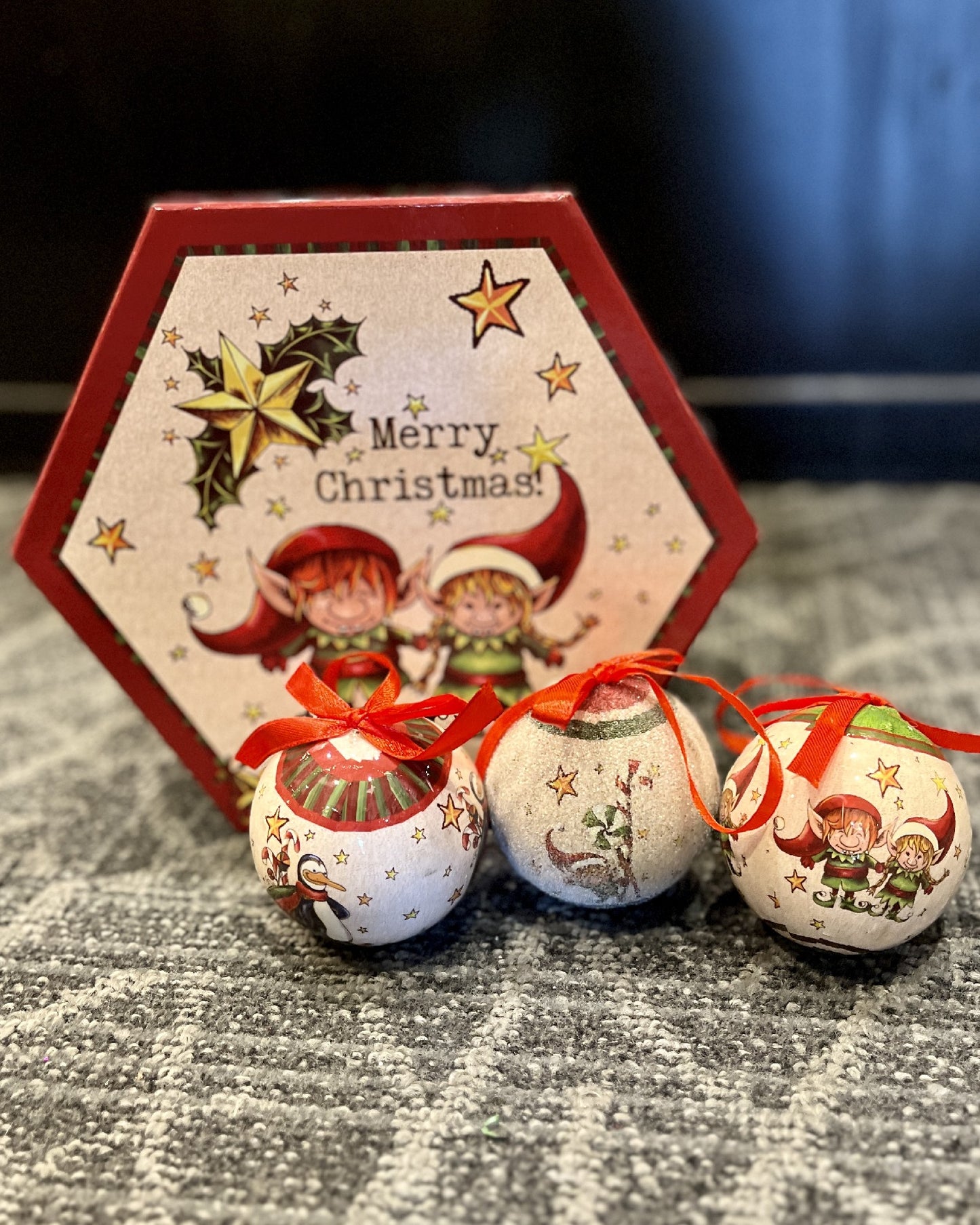 BOX OF 14 ELF BAUBLES 4286425