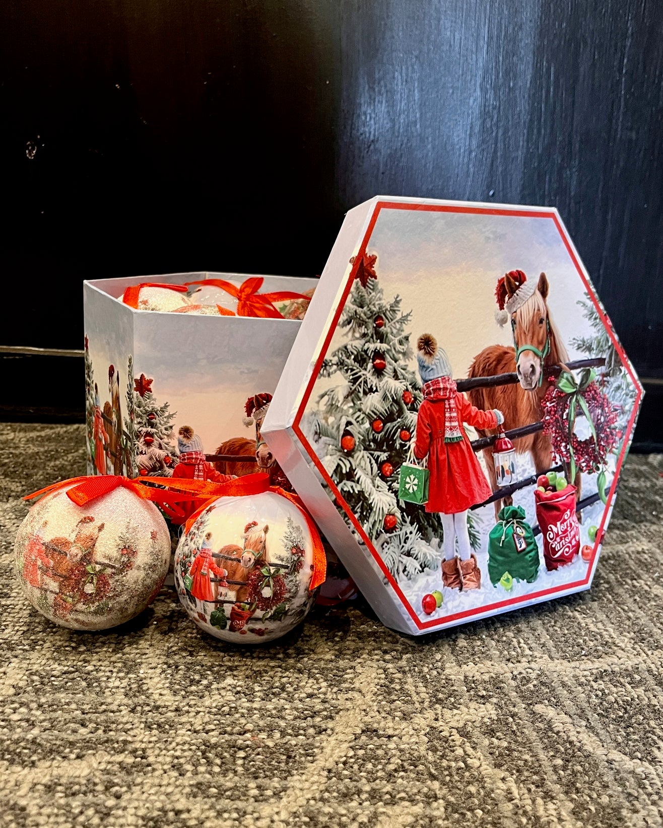 BOX OF 14 HORSE BAUBLES 4296444